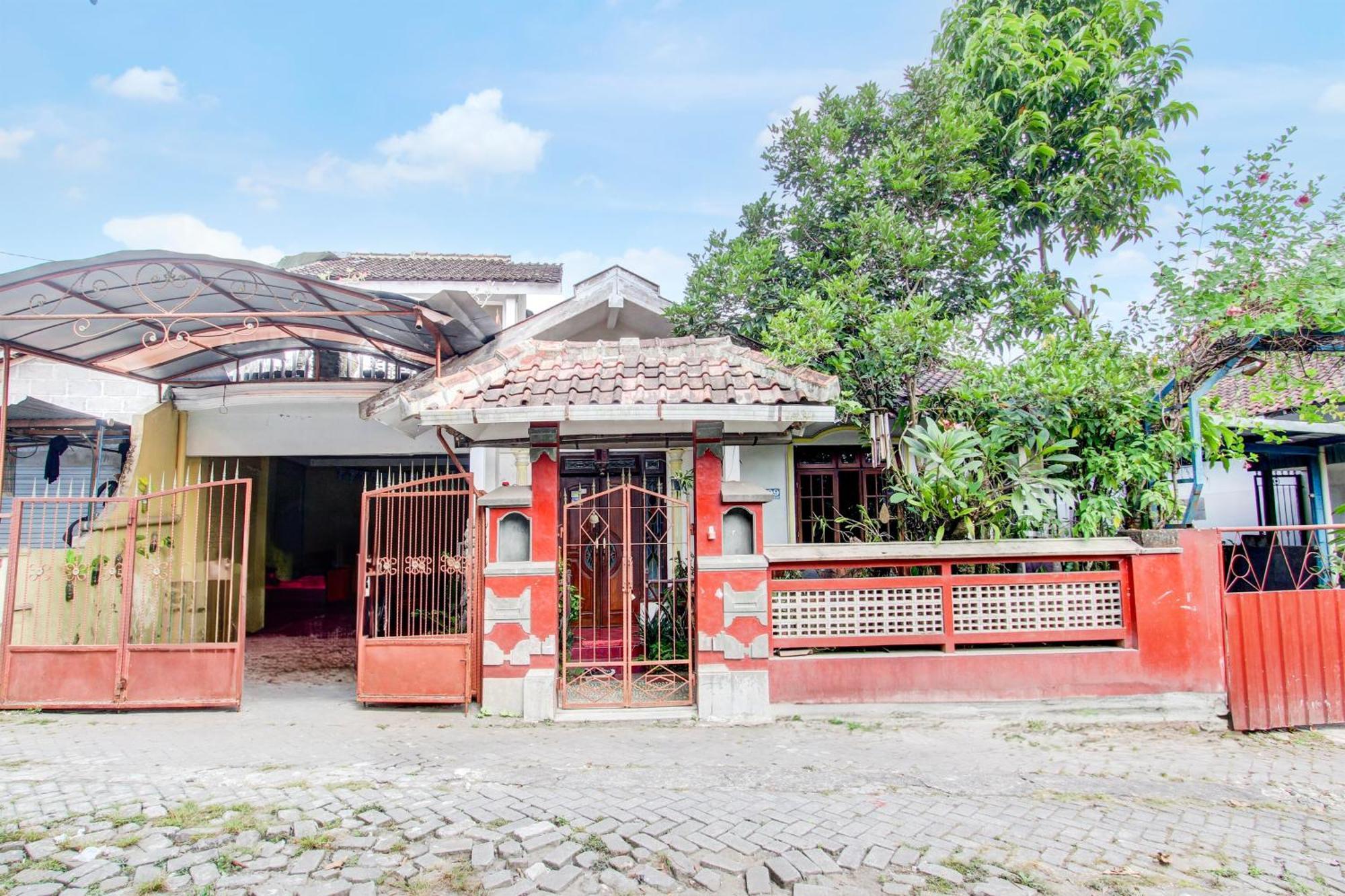 Oyo 94000 Omah Citra Genia Homestay Ngaglik Bagian luar foto