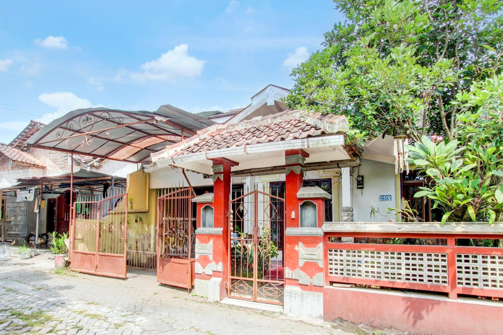 Oyo 94000 Omah Citra Genia Homestay Ngaglik Bagian luar foto